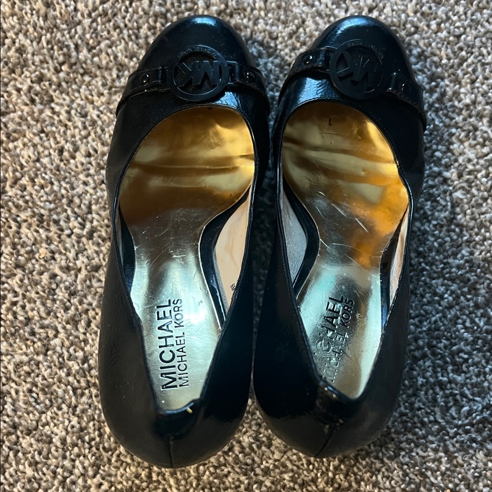 Michael Kors Black Patent Leather Logo Round-Toe Pumps - Picture 4 of 5